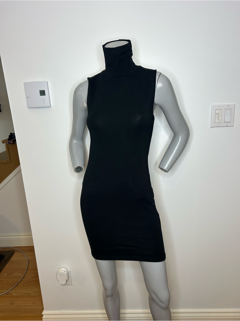 Beautiful Zara Black Sleeveless  mock neck Mini Dress❤️L